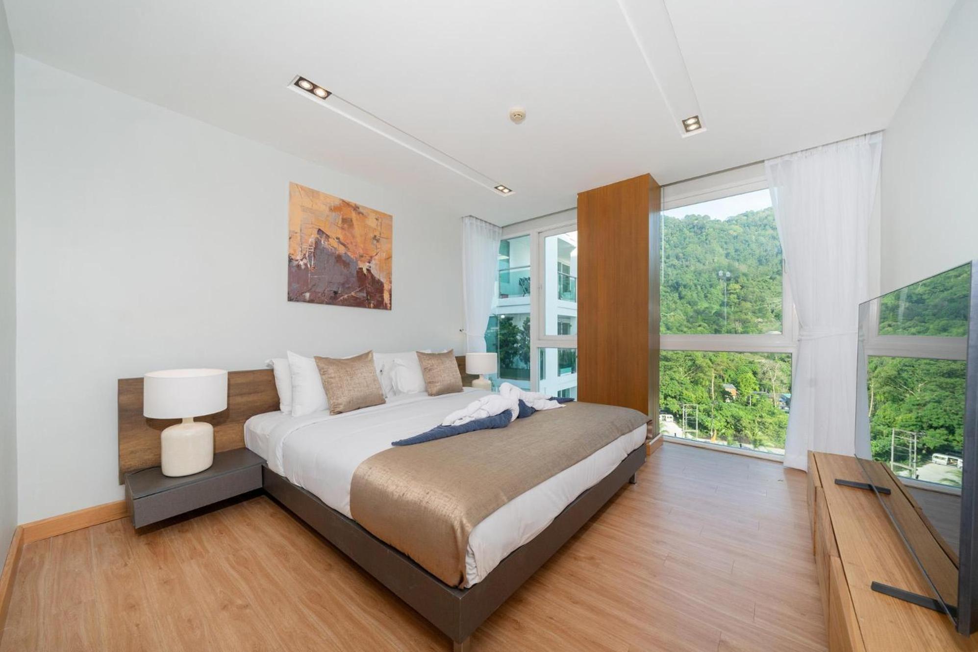 Stylish With Pool Table & Sea View *
