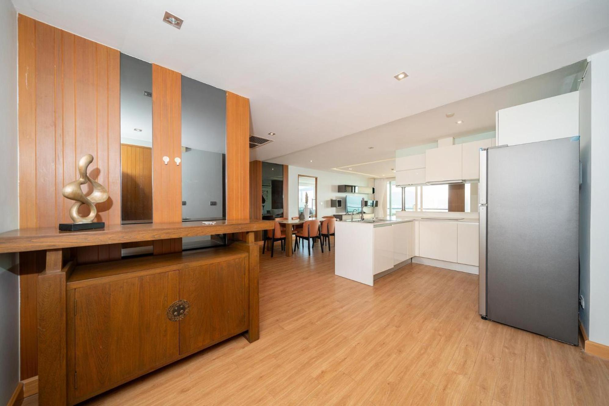 Stylish With Pool Table & Sea View Apartment Patong