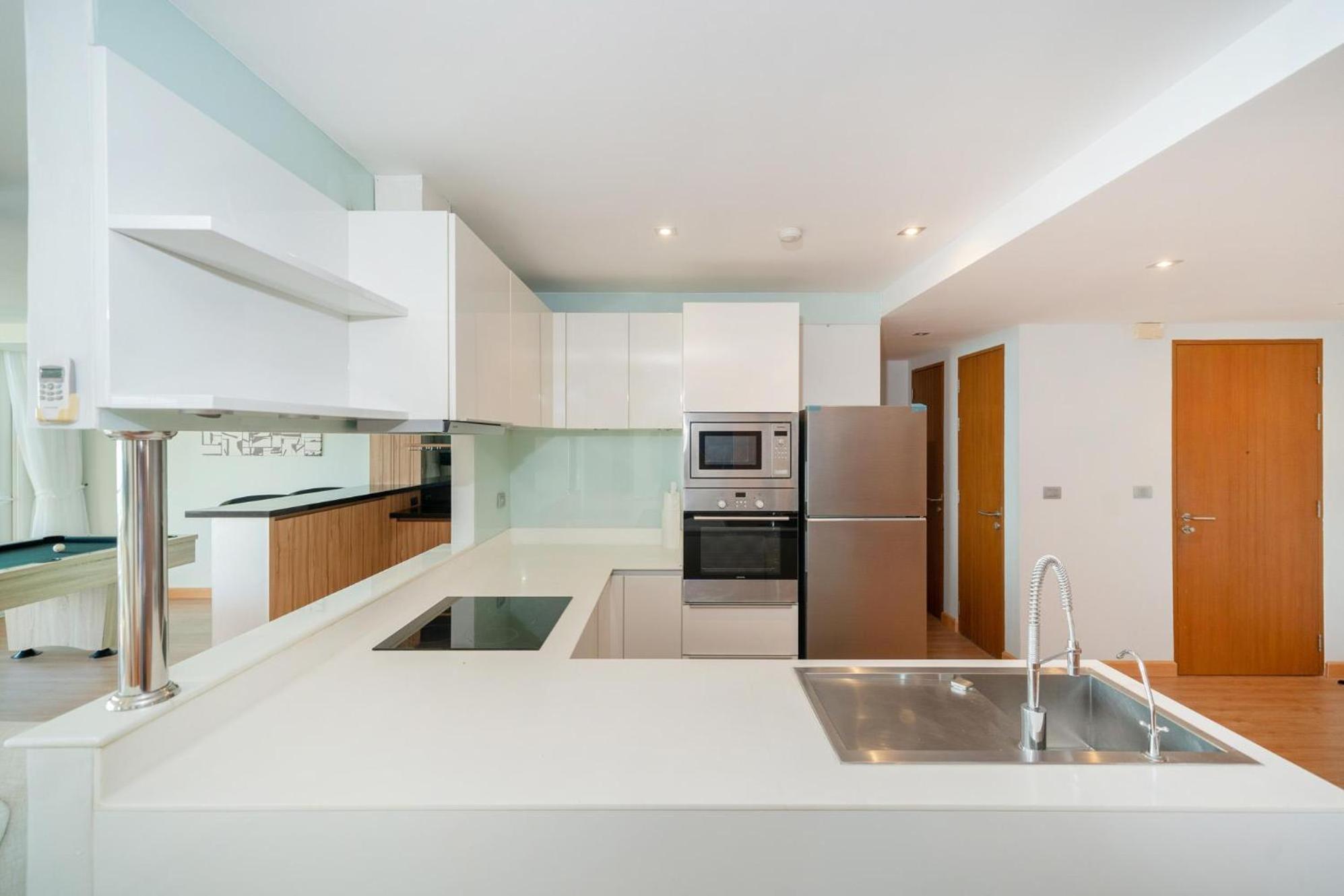 Stylish With Pool Table & Sea View Patong