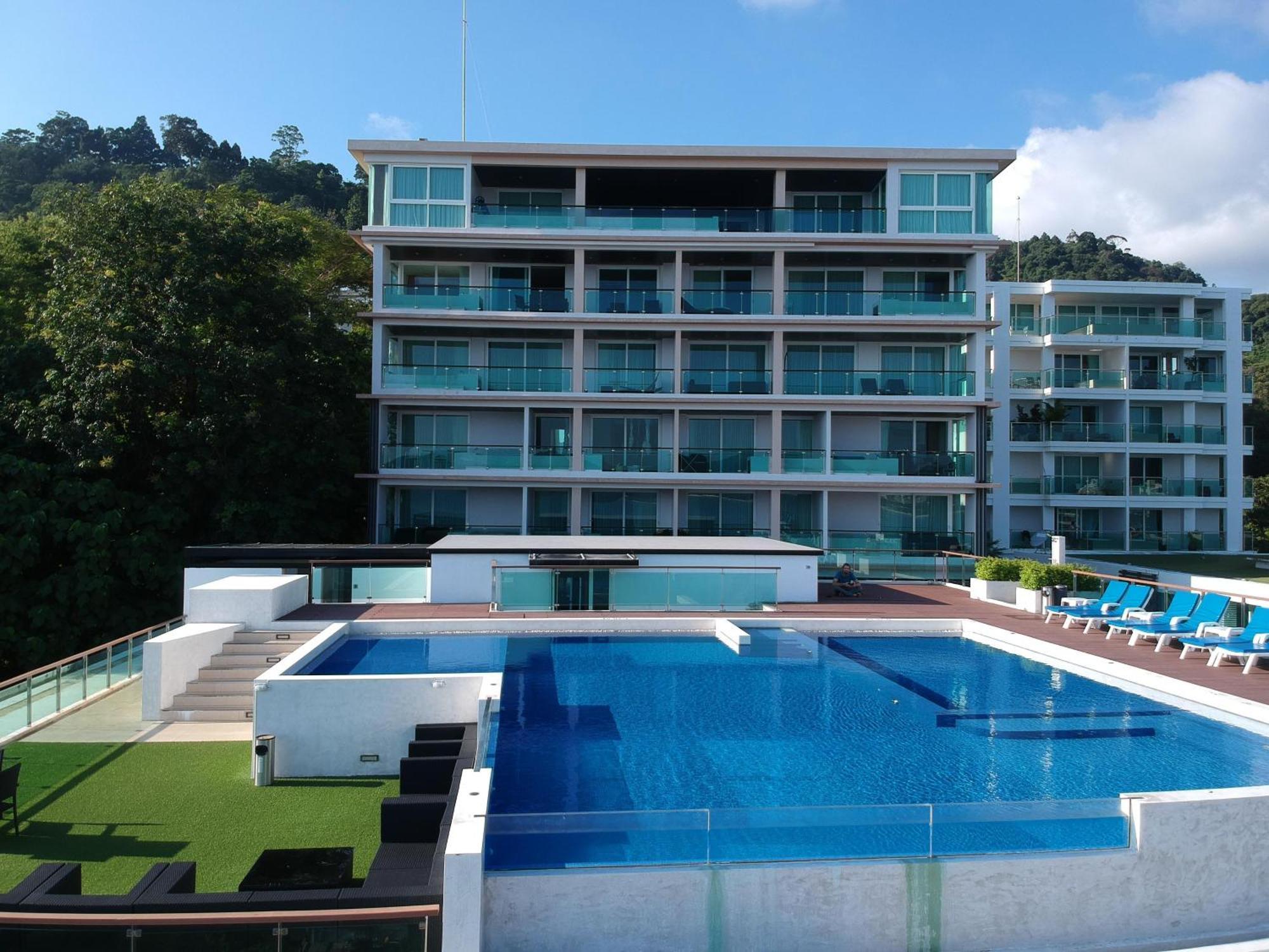 Stylish With Pool Table & Sea View Apartment Patong